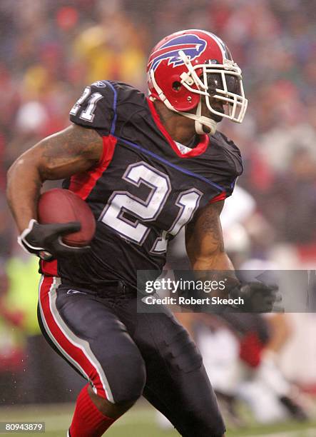Buffalo Bills Willis McGahee during the game against the Miami Dolphins at Ralph Wilson Stadium in Orchard Park, New York on Dec. 17, 2006. The Bills...