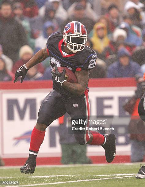 Buffalo Bills runningback Willis McGahee carries the ball during the game against the Miami Dolphins at Ralph Wilson Stadium in Orchard Park, New...