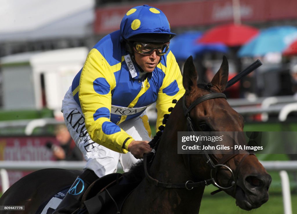 Horse Racing - Ladbrokes St. Leger Festival 2011 - The Welcome to Yorkshire Opening Day - Doncaster Racecourse