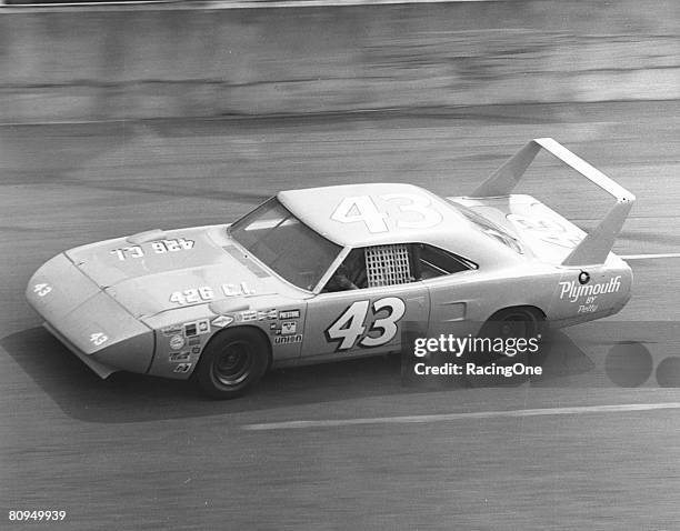 Richard Petty approached the 1970 Daytona 500 with a Chrysler-backed two-car Plymouth Superbird team with teammate Pete Hamilton. Although Petty may...