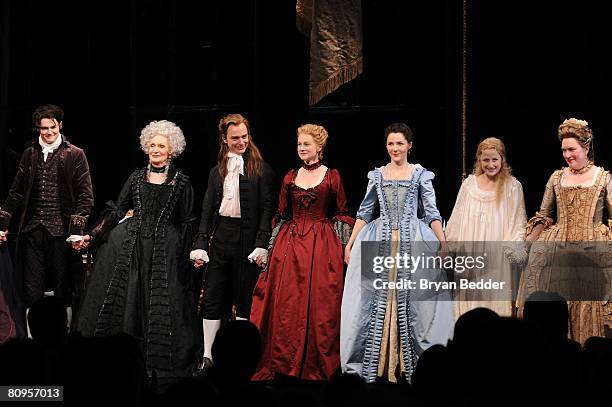 Opening Night Of "Les Liaisons Dangereuses" - Curtain Call, News Photo