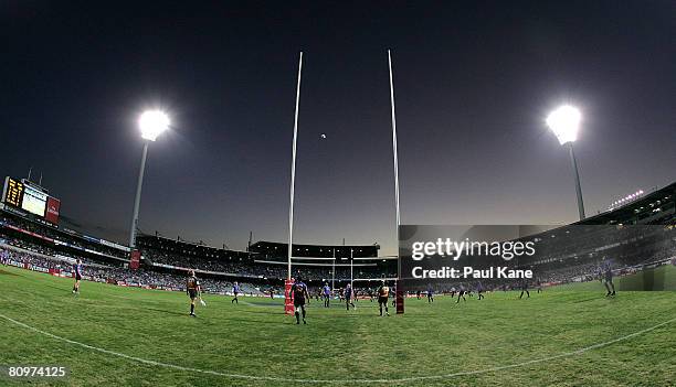 Players watch an attempted conversion during the round 12 Super 14 match between the Western Force and the Chiefs at Subiaco Oval on May 3, 2008 in...