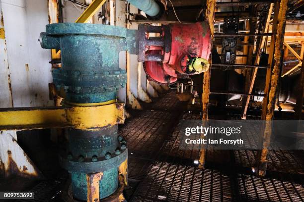55 Inside The Brent Delta Oil Rig Stock Photos, High-Res Pictures, and ...