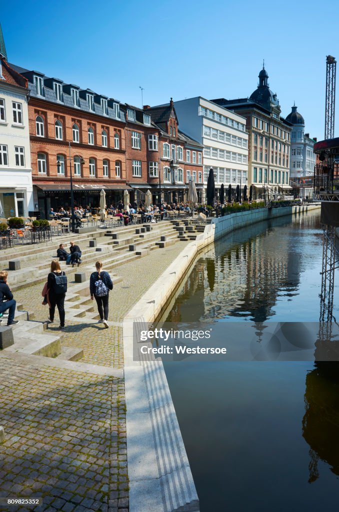 Beliebte Café-Bereich im zentralen Arhus