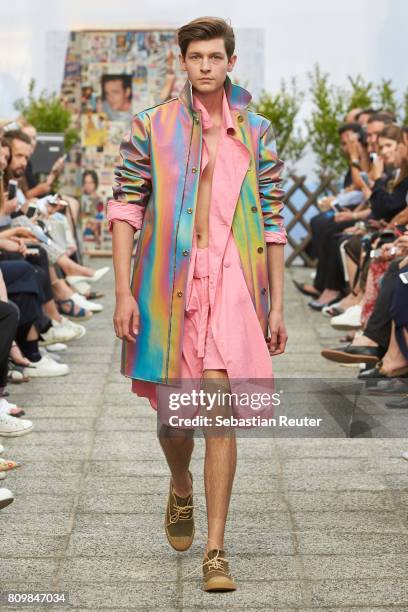 Model walks the runway during the William Fan defile during 'Der Berliner Mode Salon' Spring/Summer 2018 at Kronprinzenpalais on July 6, 2017 in...