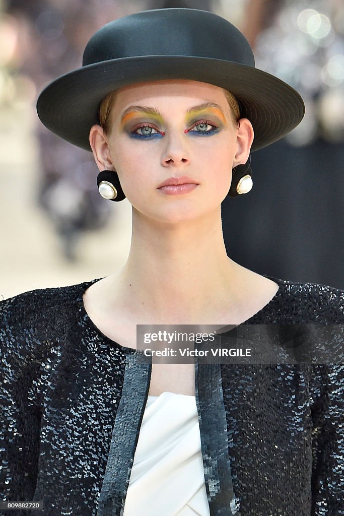Chanel : Runway - Paris Fashion Week - Haute Couture Fall/Winter 2017-2018