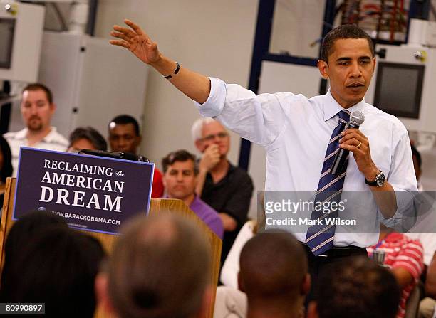 Democratic presidential hopeful Sen. Barack Obama speaks about the economy to workers at the LED Lighting Solutions factory May 5, 2008 in Durham,...