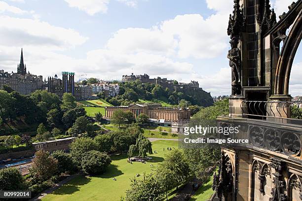 view of edinburgh from scotts monument - edinburgh castle people stock pictures, royalty-free photos & images