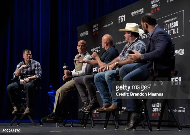 Former WEC light heavyweight champion and UFC contender Brian Stann hosts a Legends panel with former Light Heavyweight Champion Tito Ortiz, former...