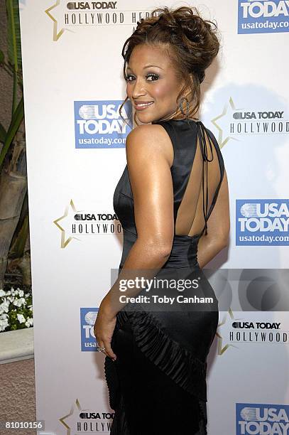 Singer Chante Moore arrives at the 3rd annual USA Today Hollywood Hero Award, honoring Magic Johnson in recognition of his work in the entertainment...