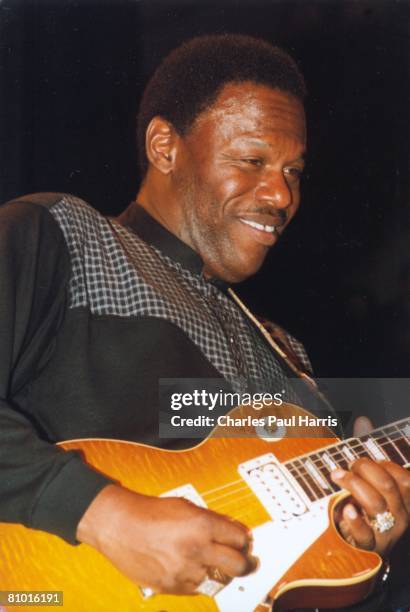 Photo of Joe Louis Walker at the Blues Estafette, Utercht, Holland on 11-22-98