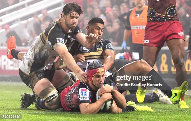 Hamish Stewart of the Reds scores a try during the round 16 Super Rugby match between the Reds and the Brumbies at Suncorp Stadium on July 7, 2017 in...