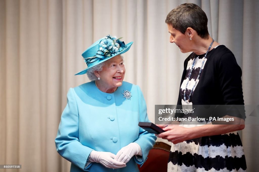 Queen presents royal medals