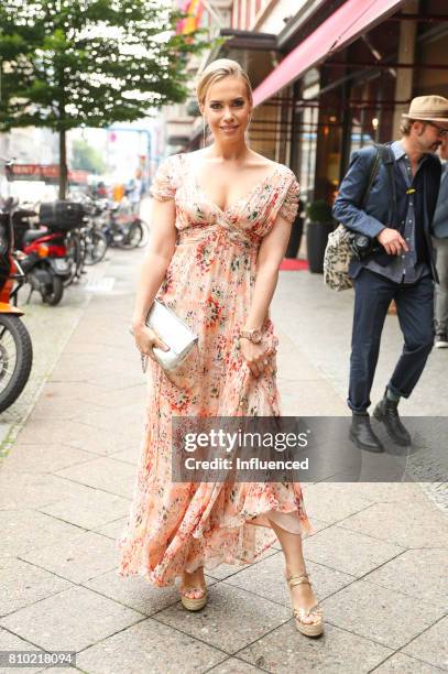 Lara-Isabelle Rentinck attends the Gala Fashion Brunch Ellington Hotel on July 7, 2017 in Berlin, Germany.