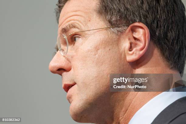 Dutch PM Mark Rutte is seen talking to journalists in an informal press conference during the G20 summit in Hamburg on 7 July, 2017.