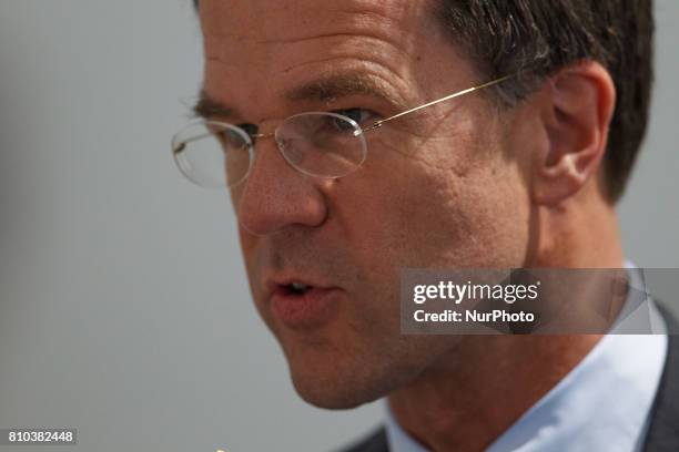 Dutch PM Mark Rutte is seen talking to journalists in an informal press conference during the G20 summit in Hamburg on 7 July, 2017.