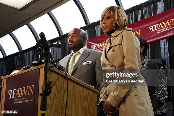 Producer Steve Stoute and singer Mary J. Blige speak onstage to announce their new charity initiative FFAWN at the Roosevelt High School May 9, 2008...