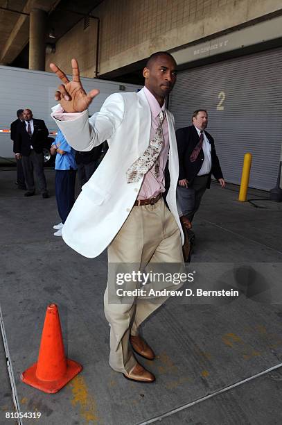 Kobe Bryant of the Los Angeles Lakers arrives before the game against the Utah Jazz in Game Four of the Western Conference Semifinals during the 2008...