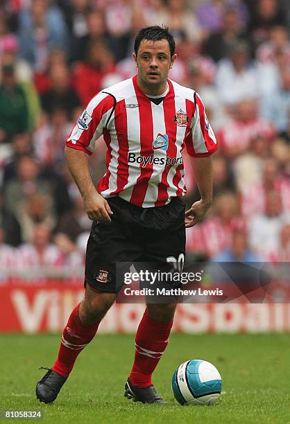 Andy Reid of Sunderland in action during the Barclays Premier League match betweenSunderland and Arsenal at the Stadium of Light on May 11, 2008 in...