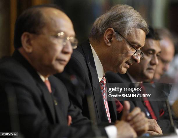 Datuk Rais Datuk Seri Utama Dr Rais Yatim Photos and Premium High Res Pictures ...