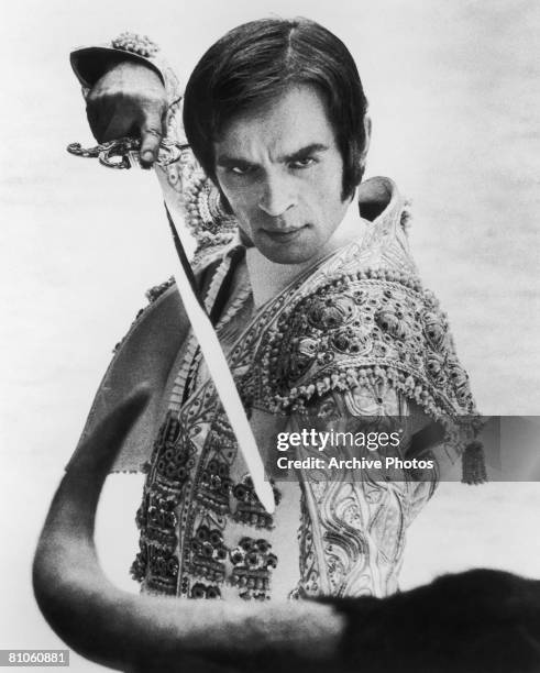 Russian ballet dancer Rudolf Nureyev stars in the film 'Valentino', a biopic of silent screen idol Rudolph Valentino, 1977. In this scene, Valentino...