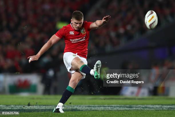 Owen Farrell of the Lions kicks a penalty during the third test match between the New Zealand All Blacks and the British & Irish Lions at Eden Park...