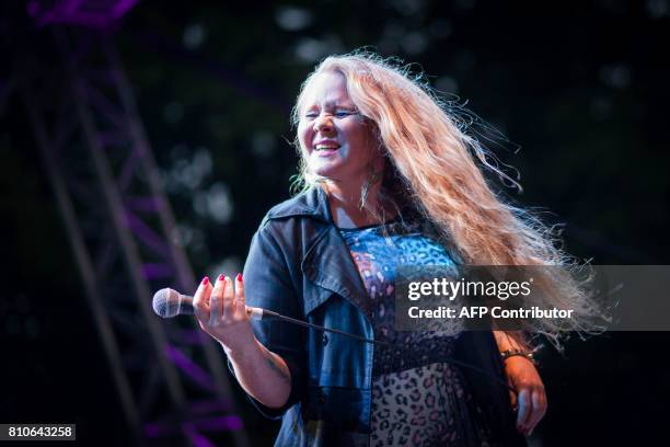 Layla Singer 74 Layla Zoe Photos & High Res Pictures - Getty Images