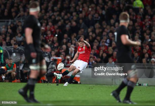 Owen Farrell of the Lions kicks a penalty during the third test match between the New Zealand All Blacks and the British & Irish Lions at Eden Park...