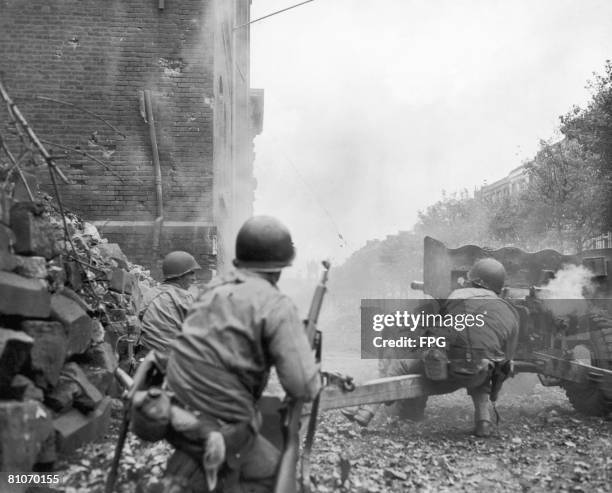 Tank Defensive Position 171 Anti Tank Rifle Stock Photos, High-Res Pictures, and Images - Getty ...