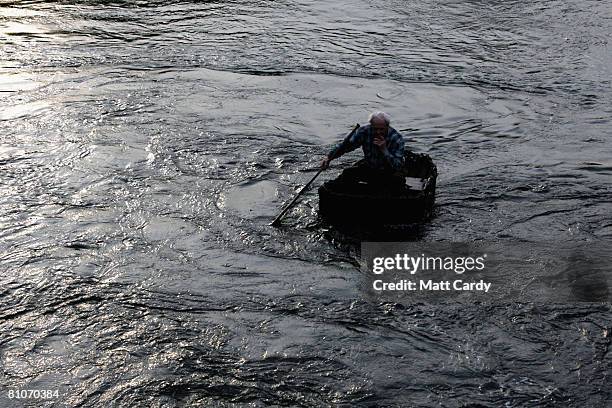 Coracle Fail Coracle Boat Photos and Premium High Res Pictures - Getty Images