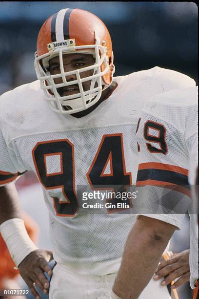 Defensive end Elvis Franks of the Cleveland Browns huddles with his teammates against the Atlanta Falcons in Atlanta Fulton-County Stadium on...