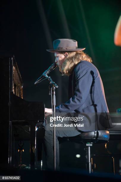 Wesley Schultz of Lumineers performs on stage during Festival Cruilla Day 1 at Parc del Forum on July 7, 2017 in Barcelona, Spain.