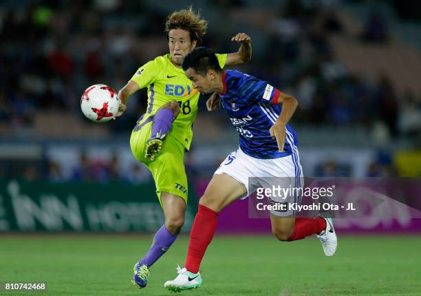 Naoki Maeda of Yokohama F.Marinos heads the ball to score the opening goal during the J.League J1 match between Yokohama F.Marinos and Sanfrecce...
