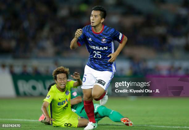 Naoki Maeda of Yokohama F.Marinos celebrates scoring the opening goal during the J.League J1 match between Yokohama F.Marinos and Sanfrecce Hiroshima...