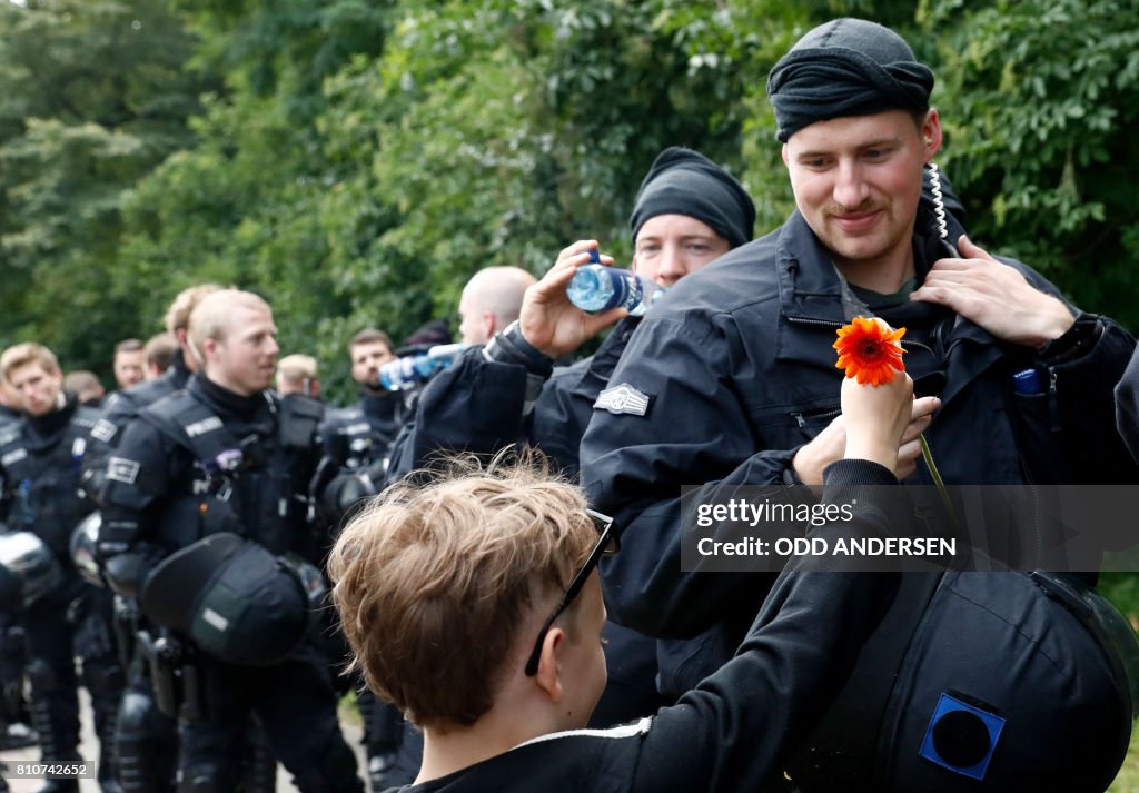 TOPSHOT-GERMANY-G20-SUMMIT-PROTEST