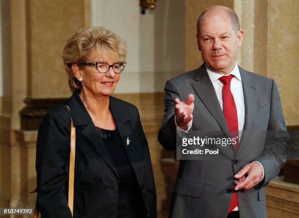 First Mayor of Hamburg Olaf Scholz welcomes Christiane Frising , wife of President of the European Commission Jean-Claude Juncker, during the partner...