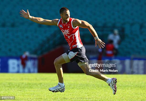 Nick Malceski of the Swans calls during a Sydney Swans AFL training session at the Sydney Cricket Ground on May 14, 2008 in Sydney, Australia.