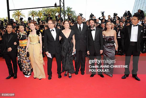 Mexican actor Gael Garcia Bernal, Japanese actress Yoshino Kimura, US actress Julianne Moore, Brazilian director Fernando Meirelles and his wife, US...