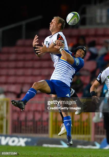 Riaan Viljoen of the Sunwolves and Cheslin Kolbe of the Stormers during the Super Rugby match between DHL Stormers and Sunwolves at DHL Newlands on...
