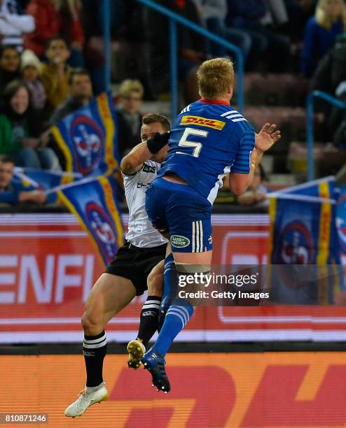 Riaan Viljoen of the Sunwolves and Pieter-Steph du Toit of the Stormers during the Super Rugby match between DHL Stormers and Sunwolves at DHL...