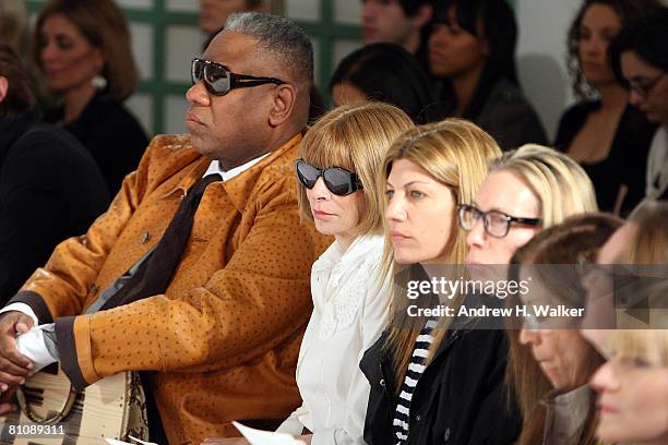 Vogue editor Andre Leon Talley, Vogue editor-in-chief Anna Wintour and Vogue editor Virginia Smith attend Oscar De La Renta's Resort 2009 Show May...