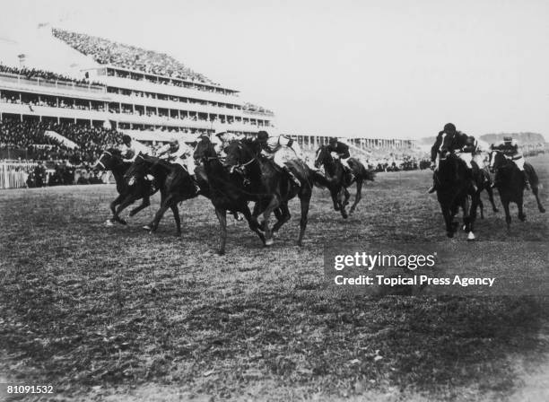 Close finish to the 1913 Derby held at Epsom, Surrey, June 1913. The eventual winner was third from left, Aboyeur with Edwin Piper up.