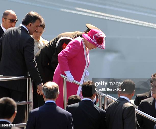 Britain's Queen Elizabeth II and Turkey's President Abdullah Gul visit the Istanbul Modern Museum on May 15, 2008 in Istanbul, Turkey. The Queen And...