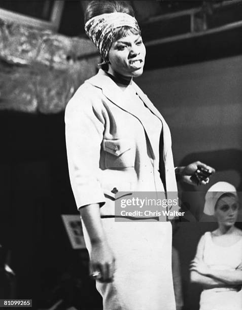 31 Dee Dee Warwick Photos & High Res Pictures - Getty Images