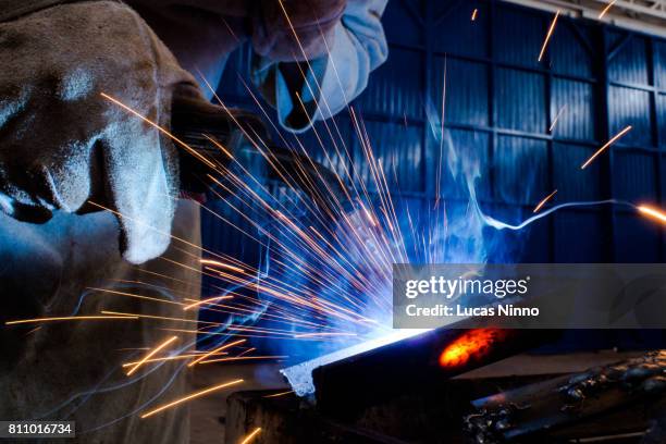 solda industrial - automatic welding torch stock pictures, royalty-free photos & images