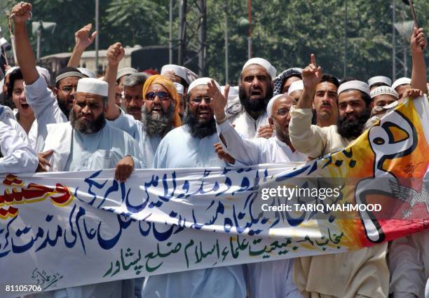 Pakistani protesters chant anti-US slogans during a protest in Peshawar on May 16, 2008 against an alleged US missile strike in Damadola village in...