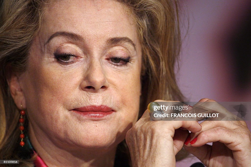 French actresses Catherine Deneuve liste