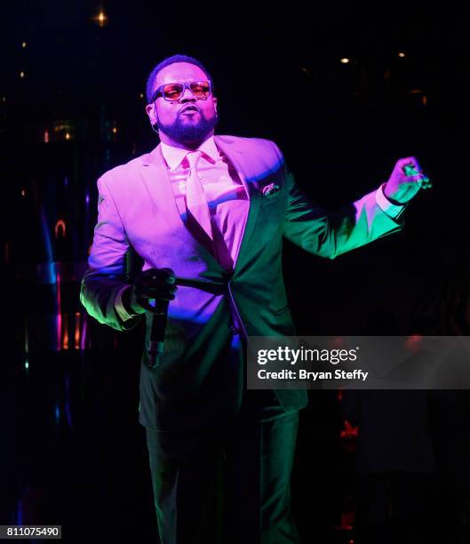 Singer Carl Thomas performs during the Coach Woodson Las Vegas Invitational red carpet and pairings gala at 1 OAK Nightclub at The Mirage Hotel &...