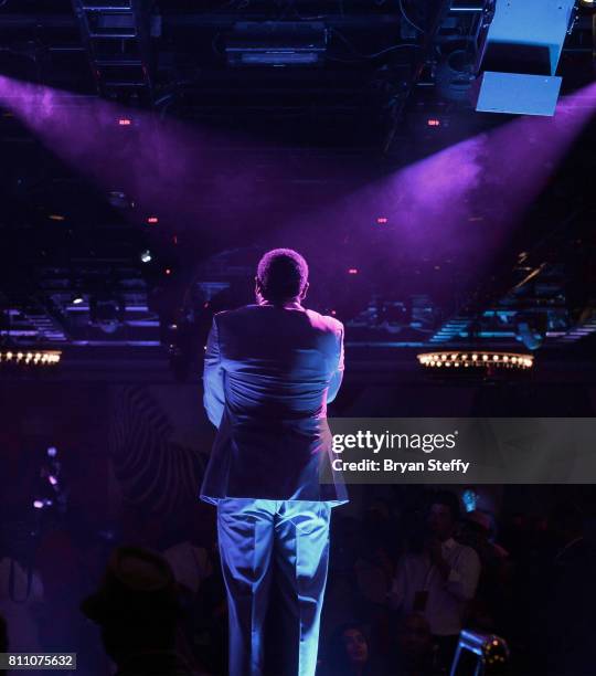 Singer Carl Thomas performs during the Coach Woodson Las Vegas Invitational red carpet and pairings gala at 1 OAK Nightclub at The Mirage Hotel &...