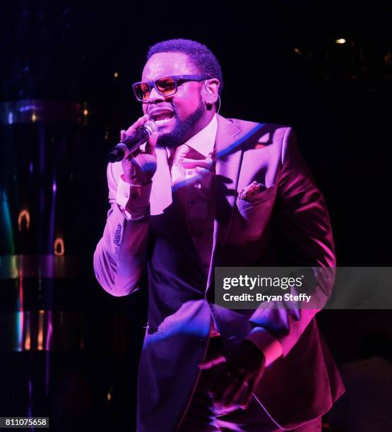 Singer Carl Thomas performs during the Coach Woodson Las Vegas Invitational red carpet and pairings gala at 1 OAK Nightclub at The Mirage Hotel &...